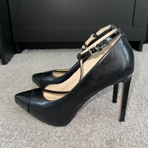 Women’s black 9.5 Nine West platform heels